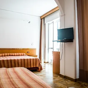 West End 3* Alassio