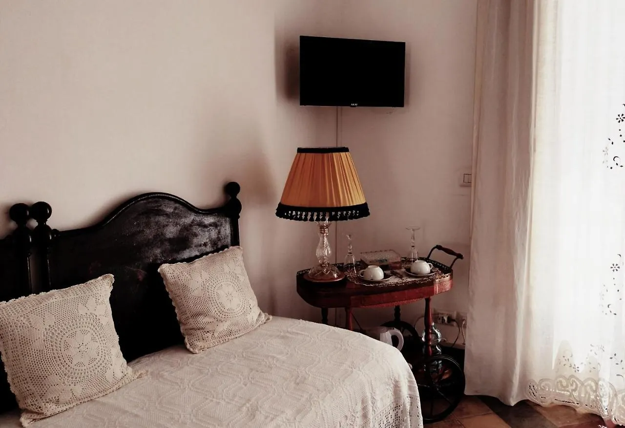 Fera O' Luni Bed & Breakfast Catania 2*,  Italy